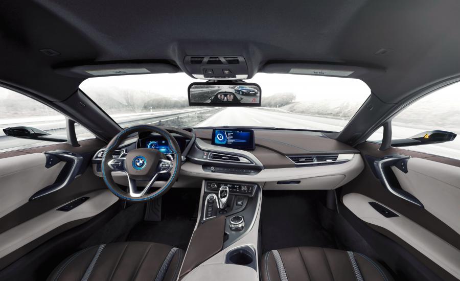 Торпедо BMW i8 Mirrorless Concept (I12) 2016 года  (фото 8 из 9)